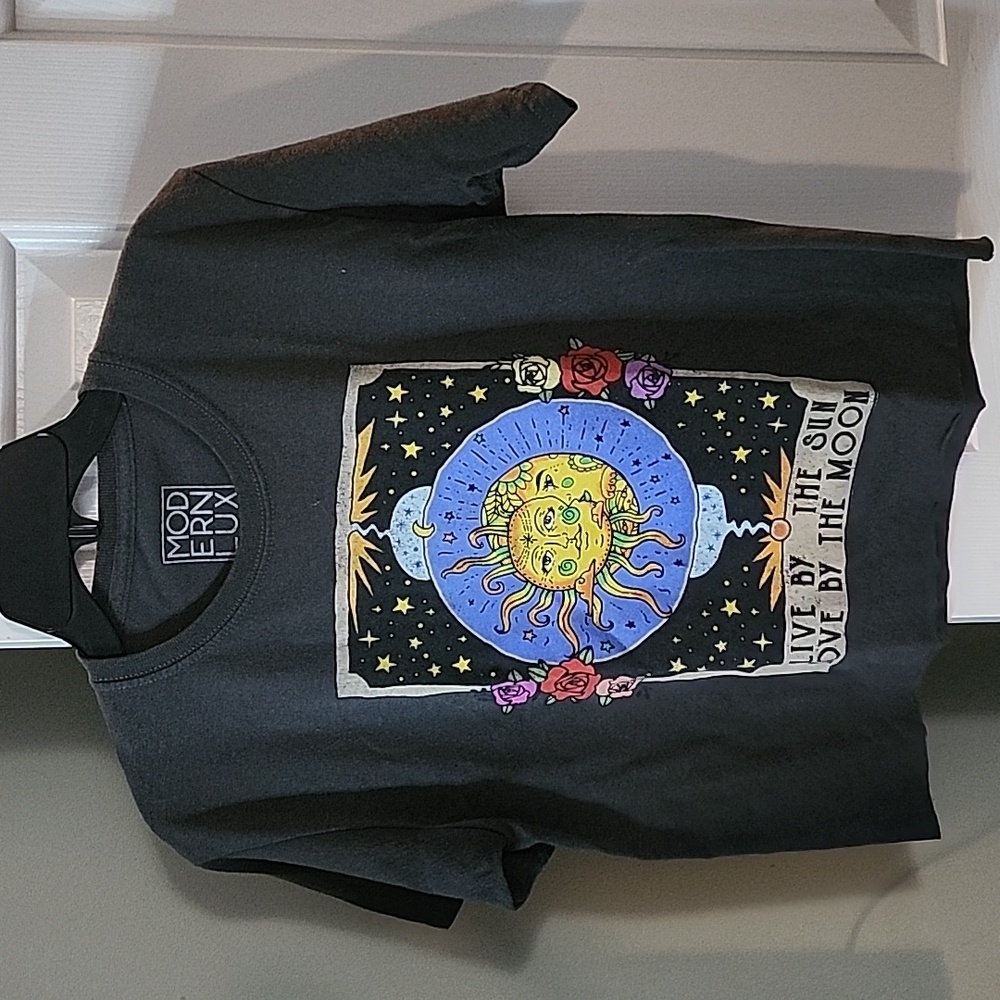 XS Tshirt of the sun & moon